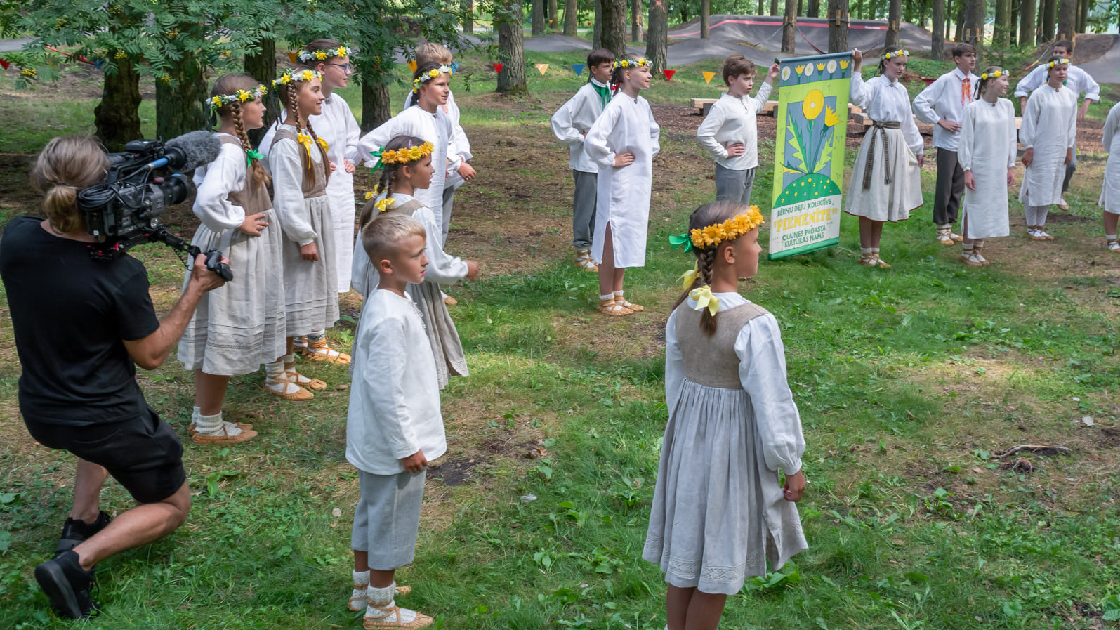 Noslēdzies XII Latvijas Skolu jaunatnes dziesmu un deju svētku notikums "Saulesvija"