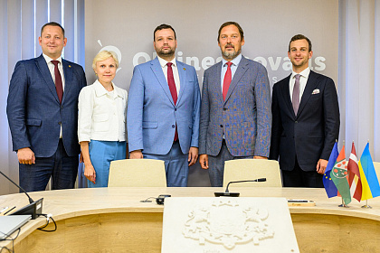 Labklājības ministrs R. Uzulnieks reģionālajā vizītē apmeklē Olaines novadu