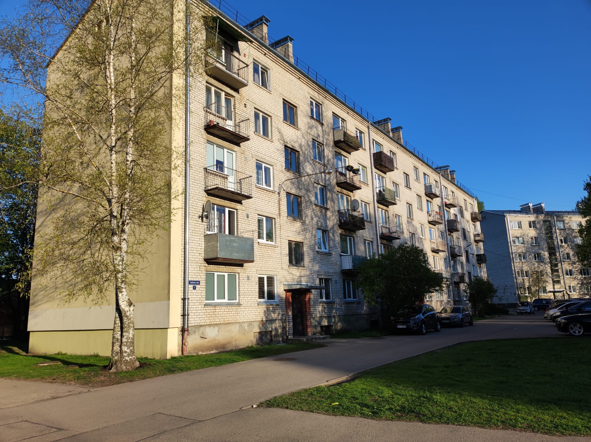 Daudzdzīvokļu māja Zeiferta ielā 1, Olainē