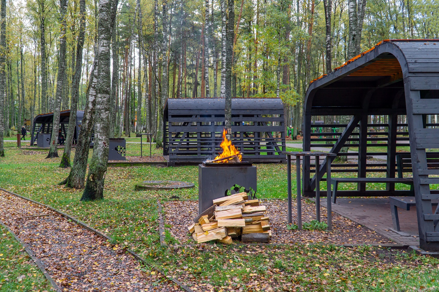 Āra nojumes ar grilu