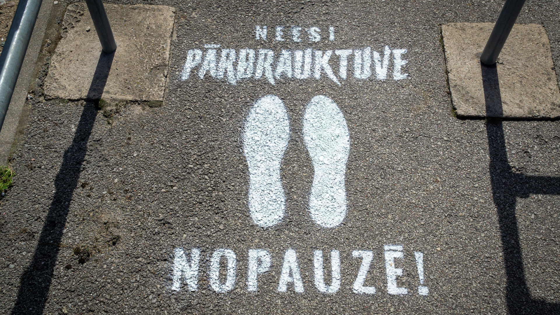 VAS “Latvijas dzelzceļš” organizē īpašu satiksmes drošības kampaņu, lai atkārtoti atgādinātu par drošību dzelzceļa tuvumā