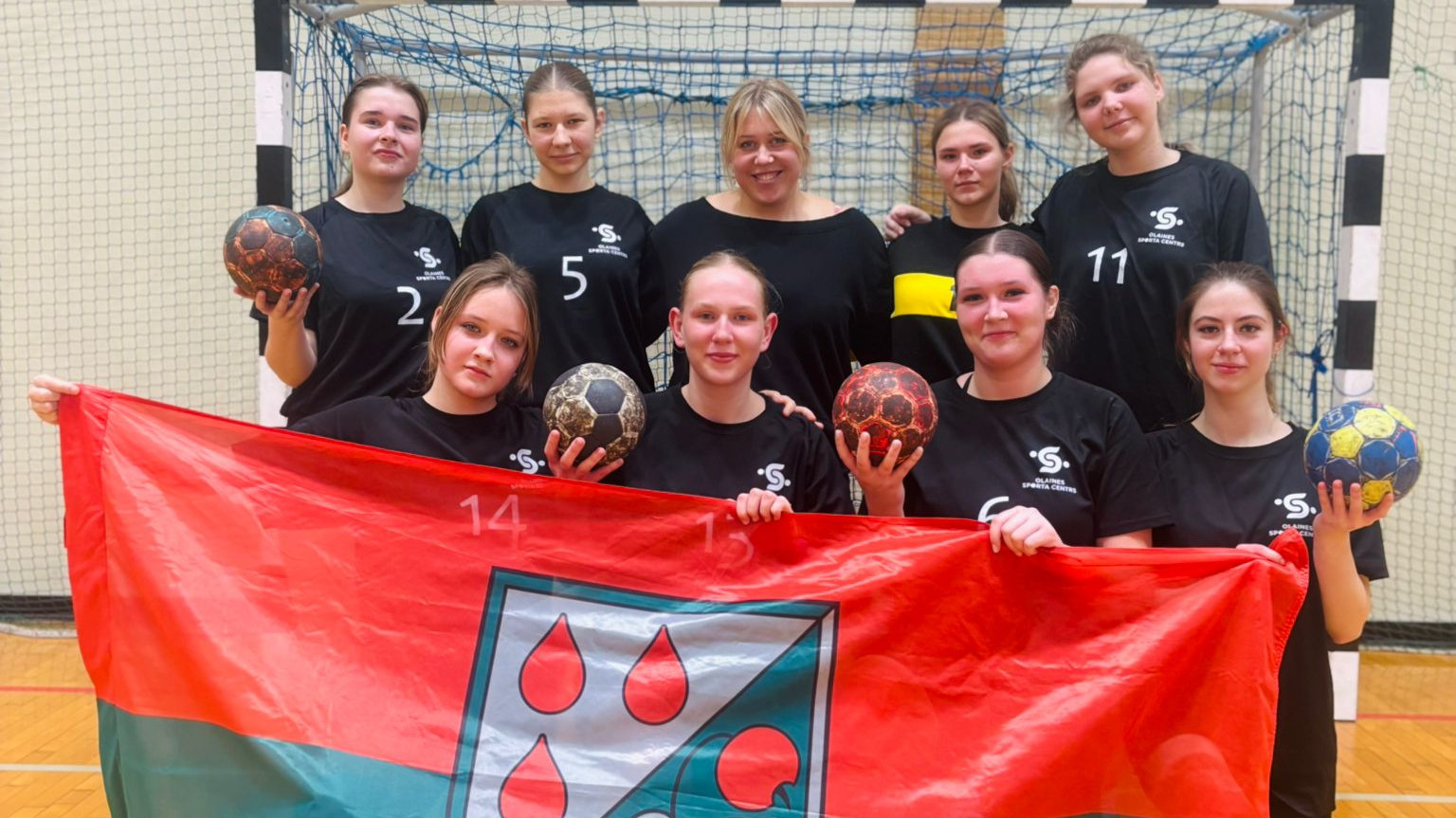 Olaines meiteņu handbola komanda uzkrāj pieredzi Igaunijā!