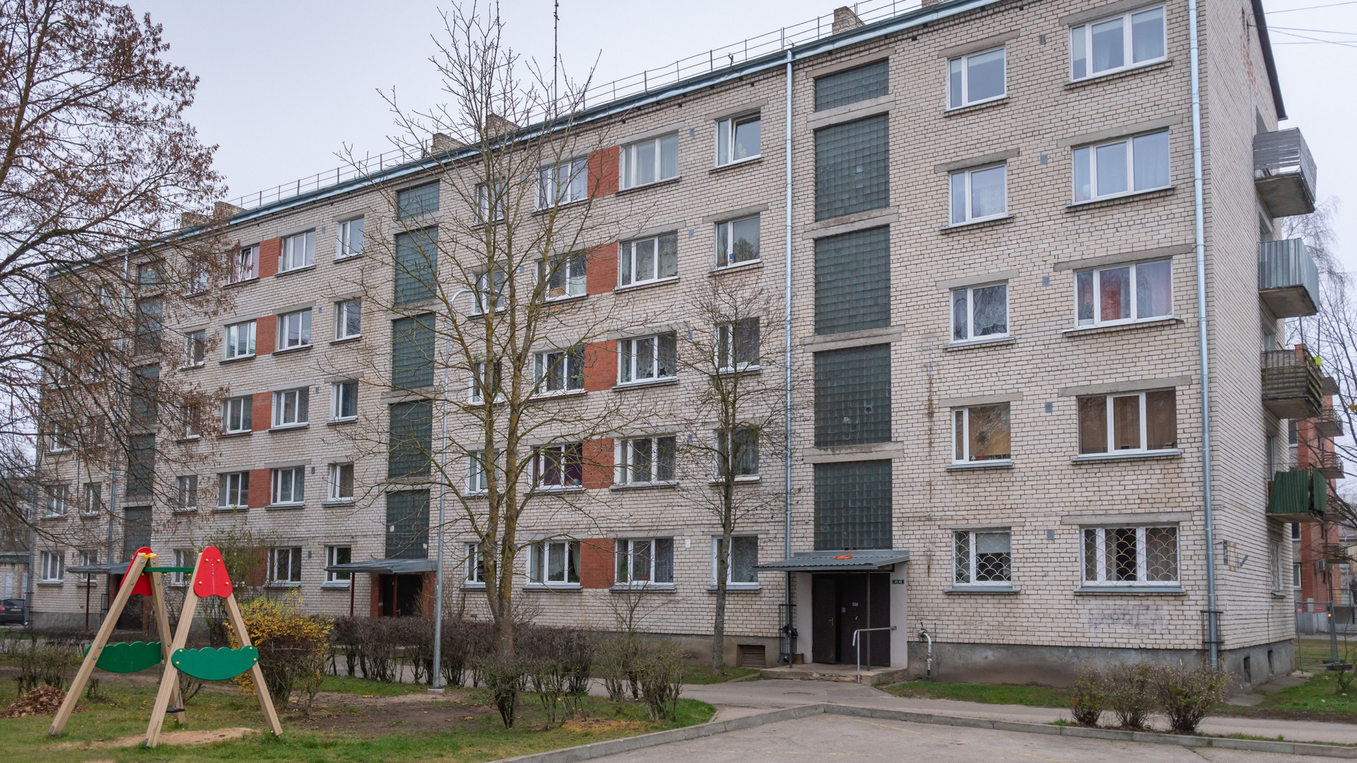 Zemgales ielā 25 sākušies renovāciju darbi