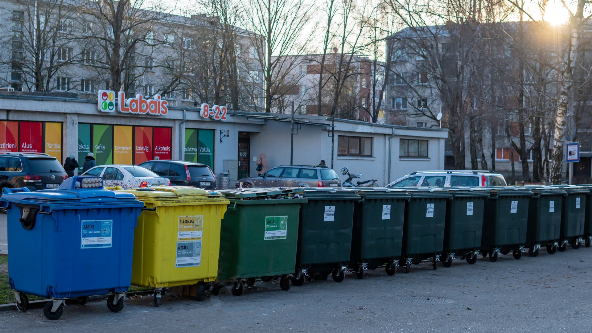 Olainē visos atkritumu laukumos uzstādīti jauni atkritumu konteineri 