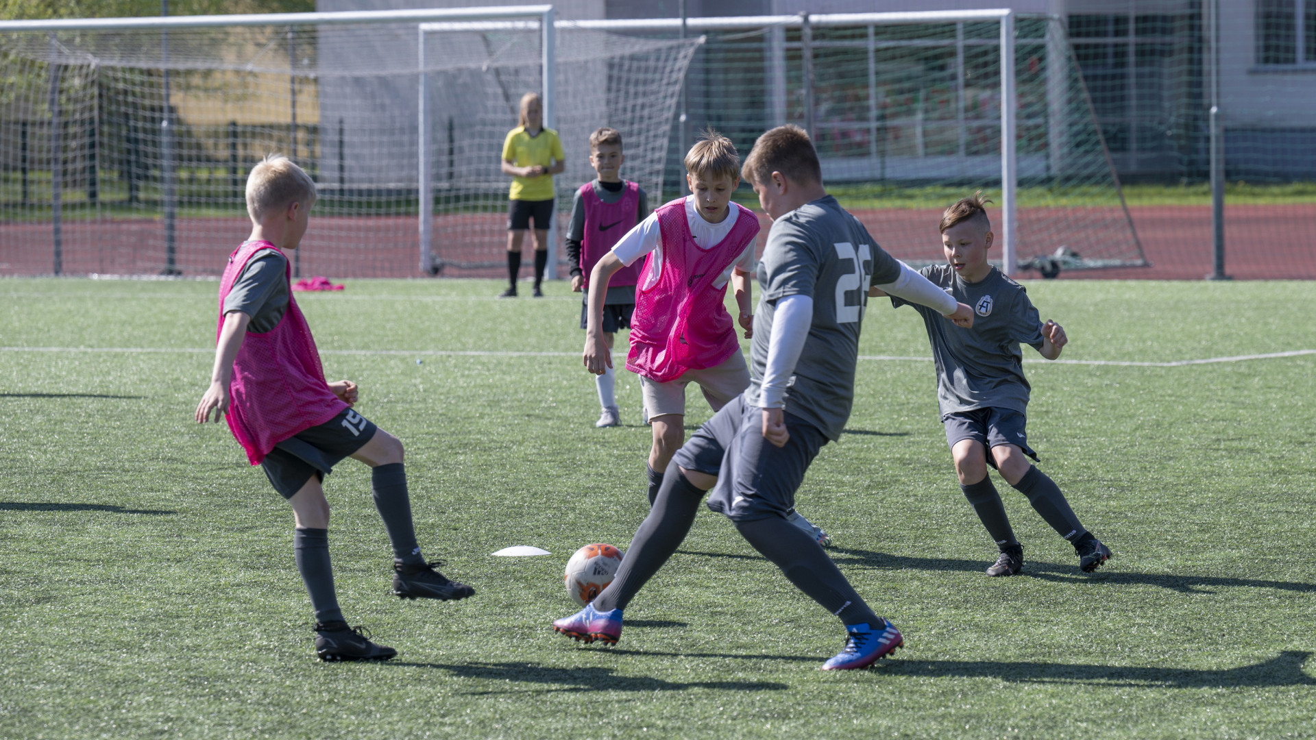 Olaines skolu futbola sacensības