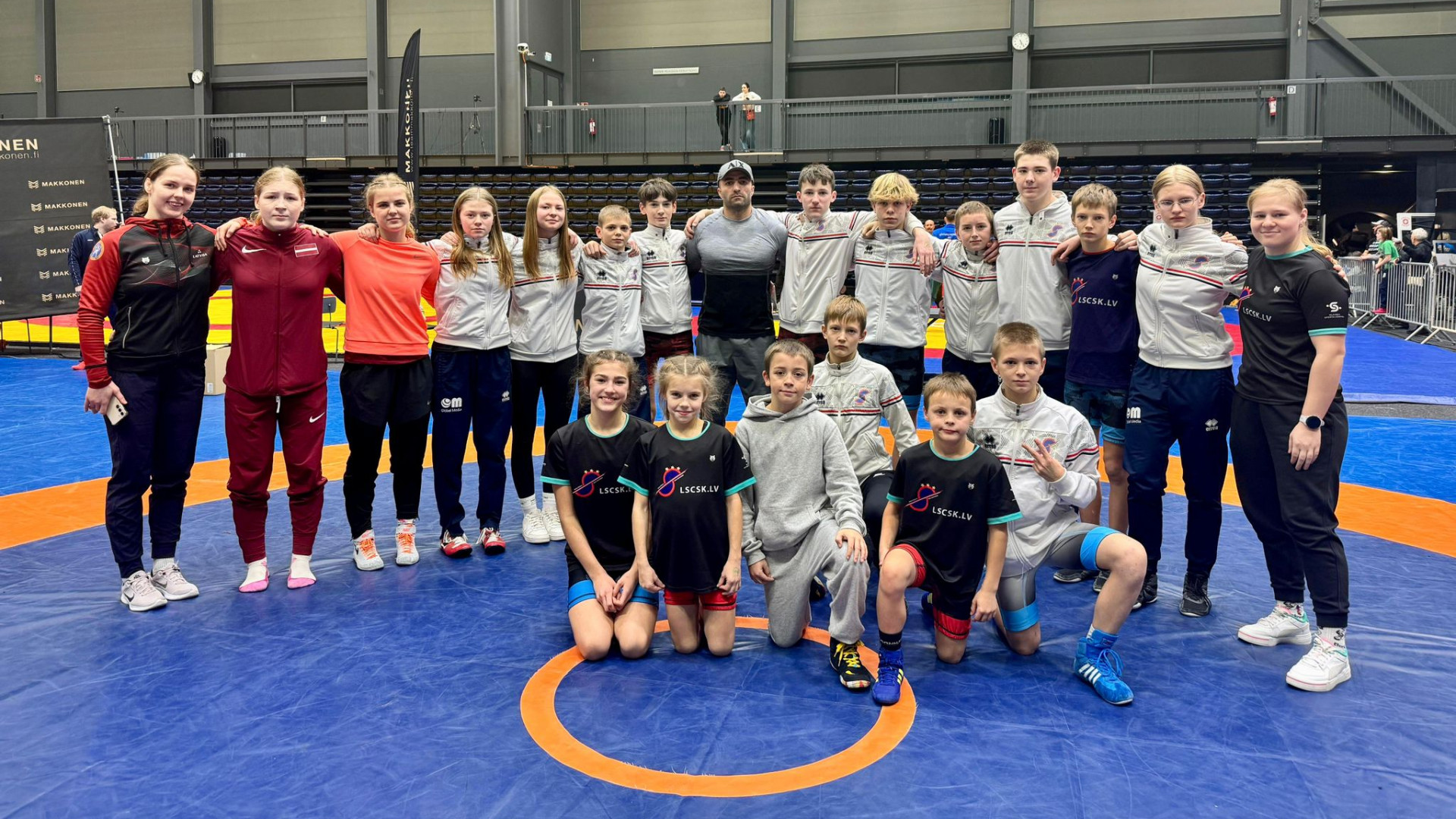 Olaines brīvās cīņas sportisti no Helsinkiem mājās atved visa kaluma medaļas