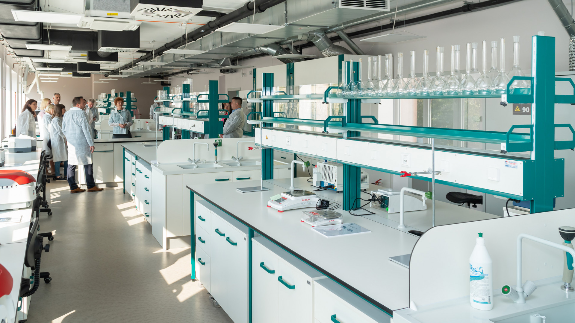 Olaines Tehnoloģiju koledža atklāj modernizētās mācību telpas un laboratorijas