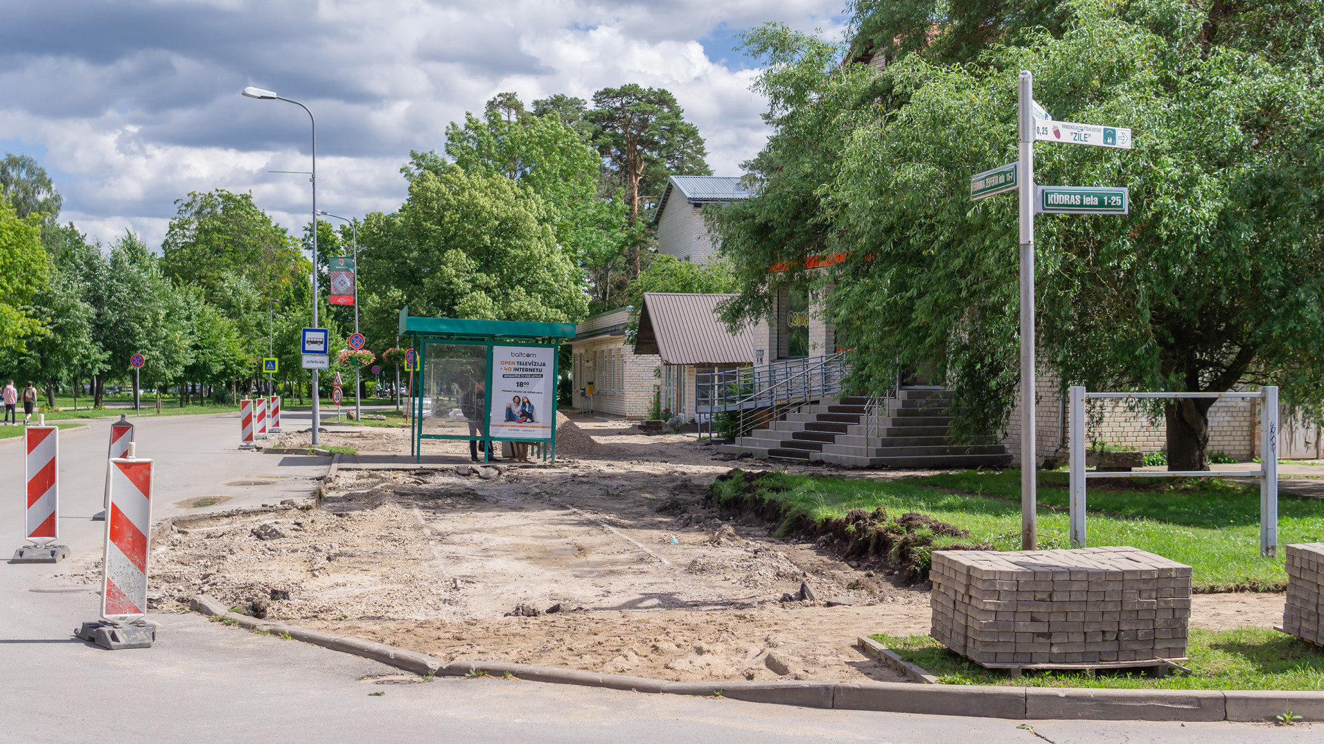 No rītdienas, 14. jūlija, plkst. 12.00 tiek mainīta Zeiferta ielas autobusa pieturas (virzienam uz Rīgu) atrašanās vieta 