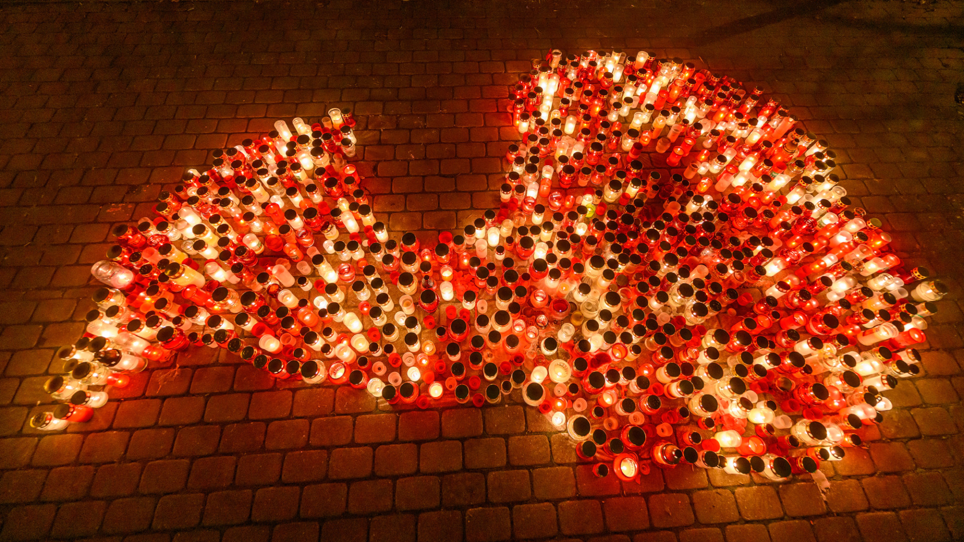 Lāpu gājiens un lepnums par Latviju Olainē